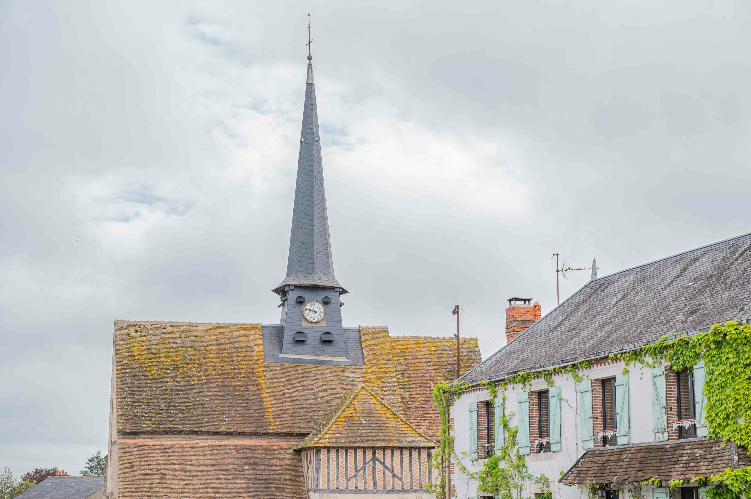 Eglise de Isdes Eglise de Isdes
