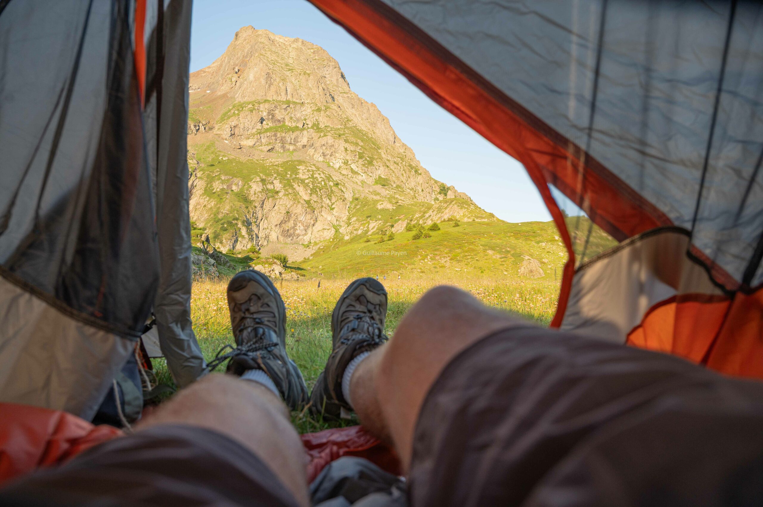 À 1h de Grenoble, mon premier bivouac au Lac Fourchu dans les Alpes