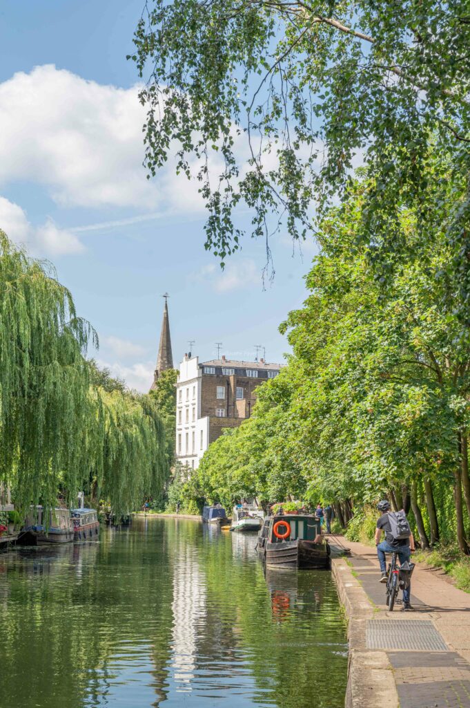 Le long du Canal Regent's sur l'Avenue Verte London Paris 