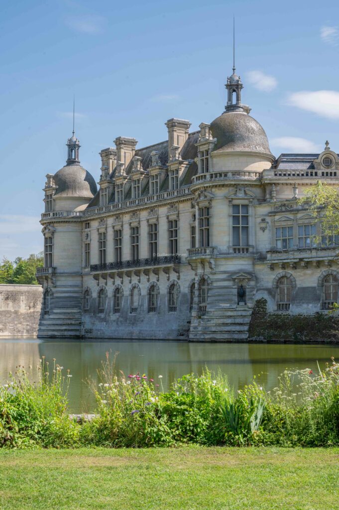 Le chateau de chantilly de coté 