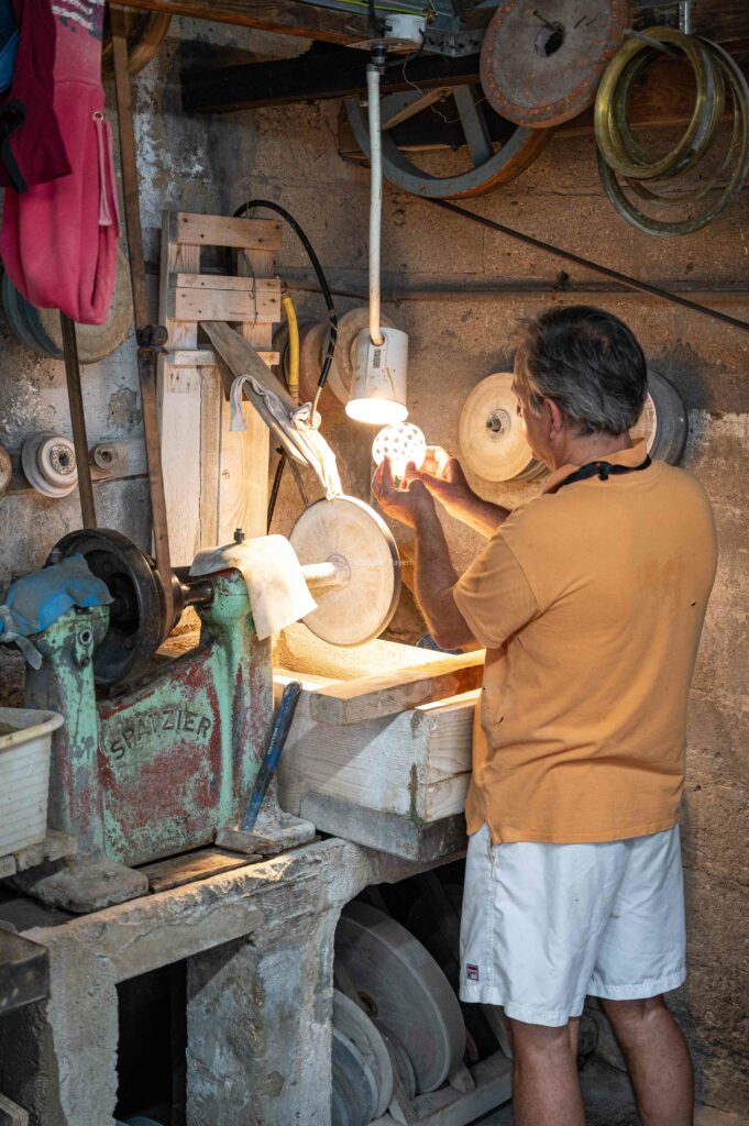 Machines dans l'atelier pour fabriquer 