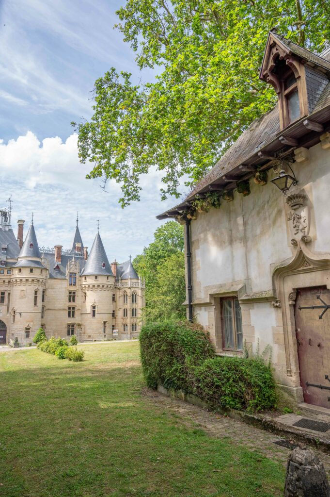 Château et sa dépendance