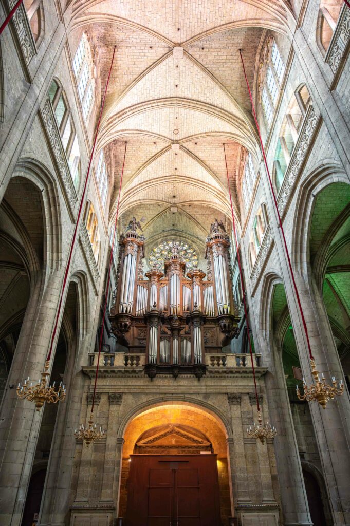 Cathédrale Sainte-Cécile Auch - découvrir le Gers en train, Guillaume Payen Voyage