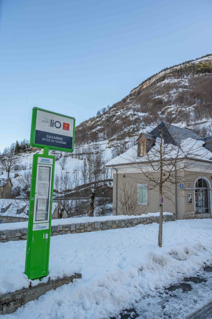 Arrêt de car liO à Gavarnie - Guillaume Payen blog voyage occitanie