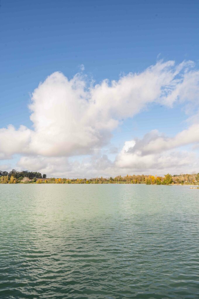 Lac de l'Isle Jourdain - découvrir le Gers en train, Guillaume Payen Voyage