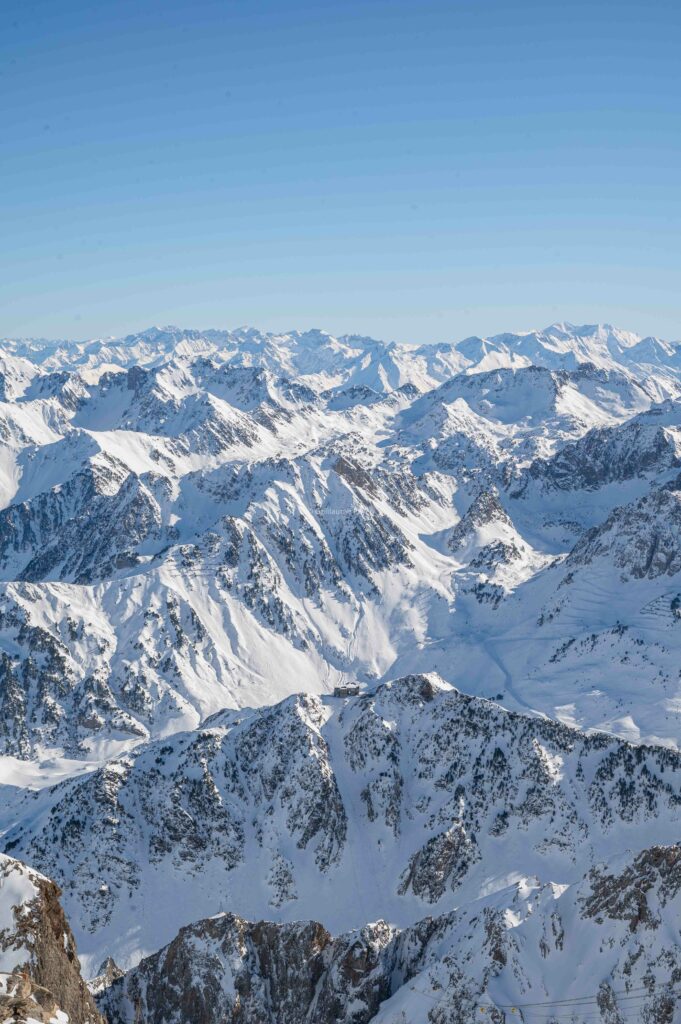 La célèbre passerelle du Pic du Midi accessible en train et en car - Guillaume Payen blog Voyage 