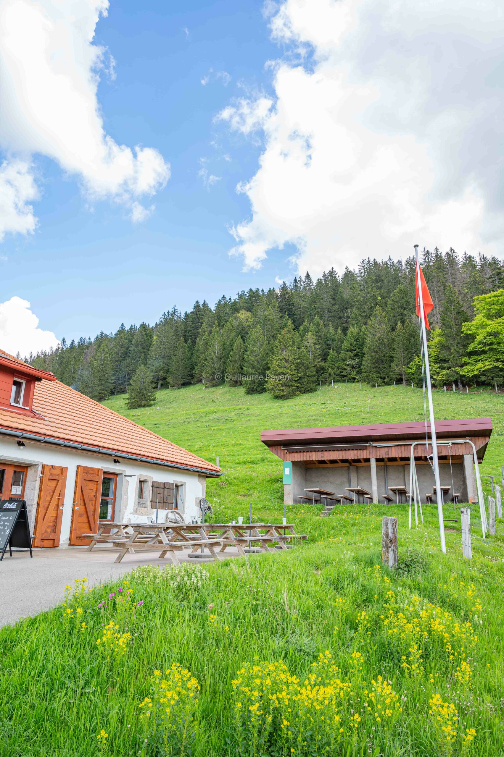 Manger dans un chalet d’alpage Le Mont de la Mayaz Manger dans un chalet d’alpage Le Mont de la Mayaz