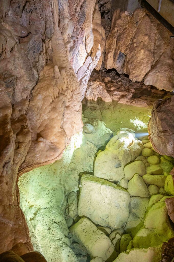 Grottes de Vallorbe dans le Nord Vaudois en Suisse Grottes de Vallorbe dans le Nord Vaudois en Suisse