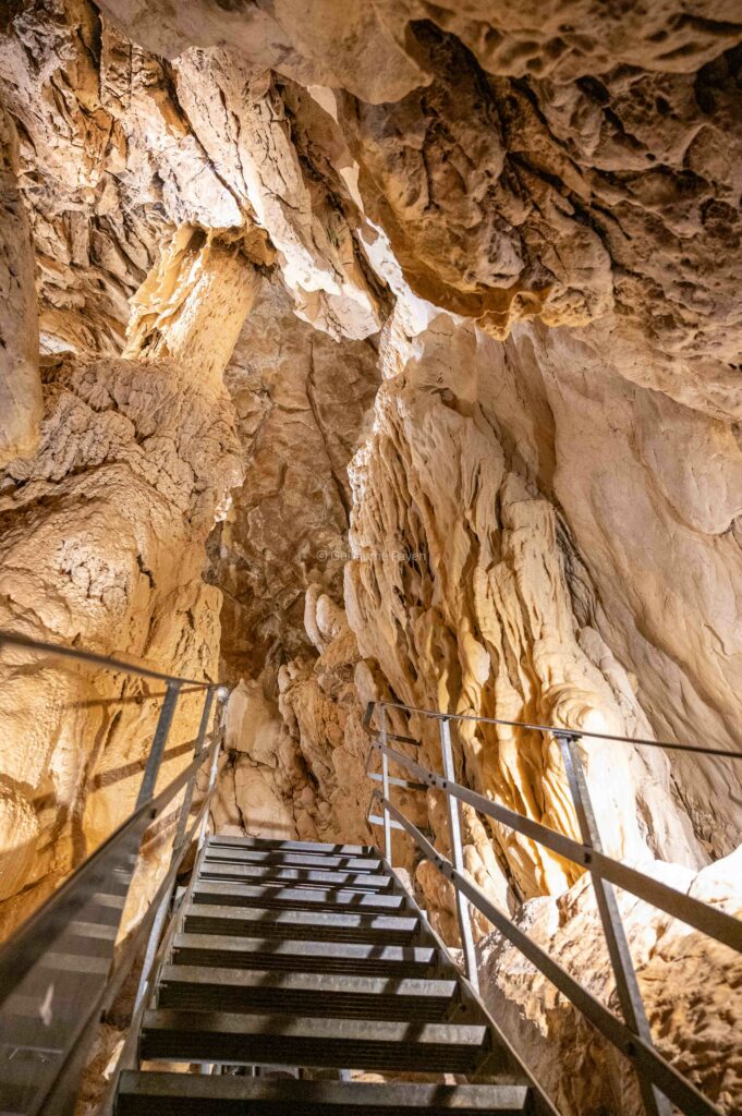 Grottes de Vallorbe dans le Nord Vaudois en Suisse Grottes de Vallorbe dans le Nord Vaudois en Suisse