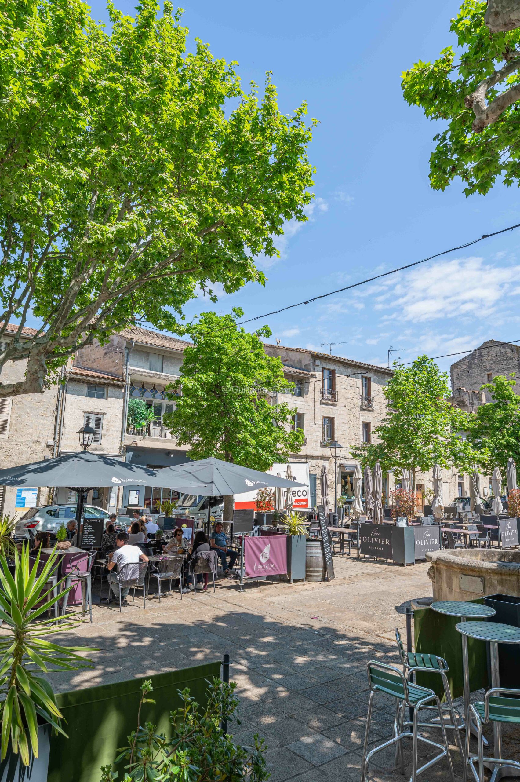 Ruelles et centre du village à Villeneuve les Avignon Ruelles et centre du village à Villeneuve les Avignon