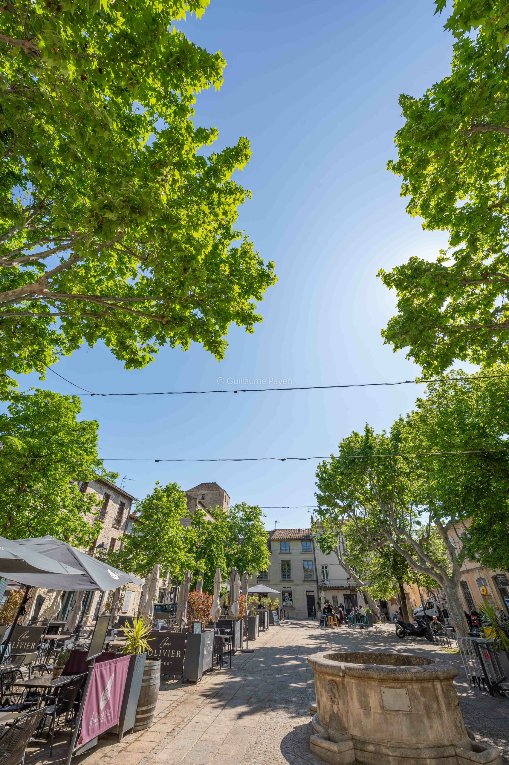Ruelles et centre du village à Villeneuve les Avignon Ruelles et centre du village à Villeneuve les Avignon