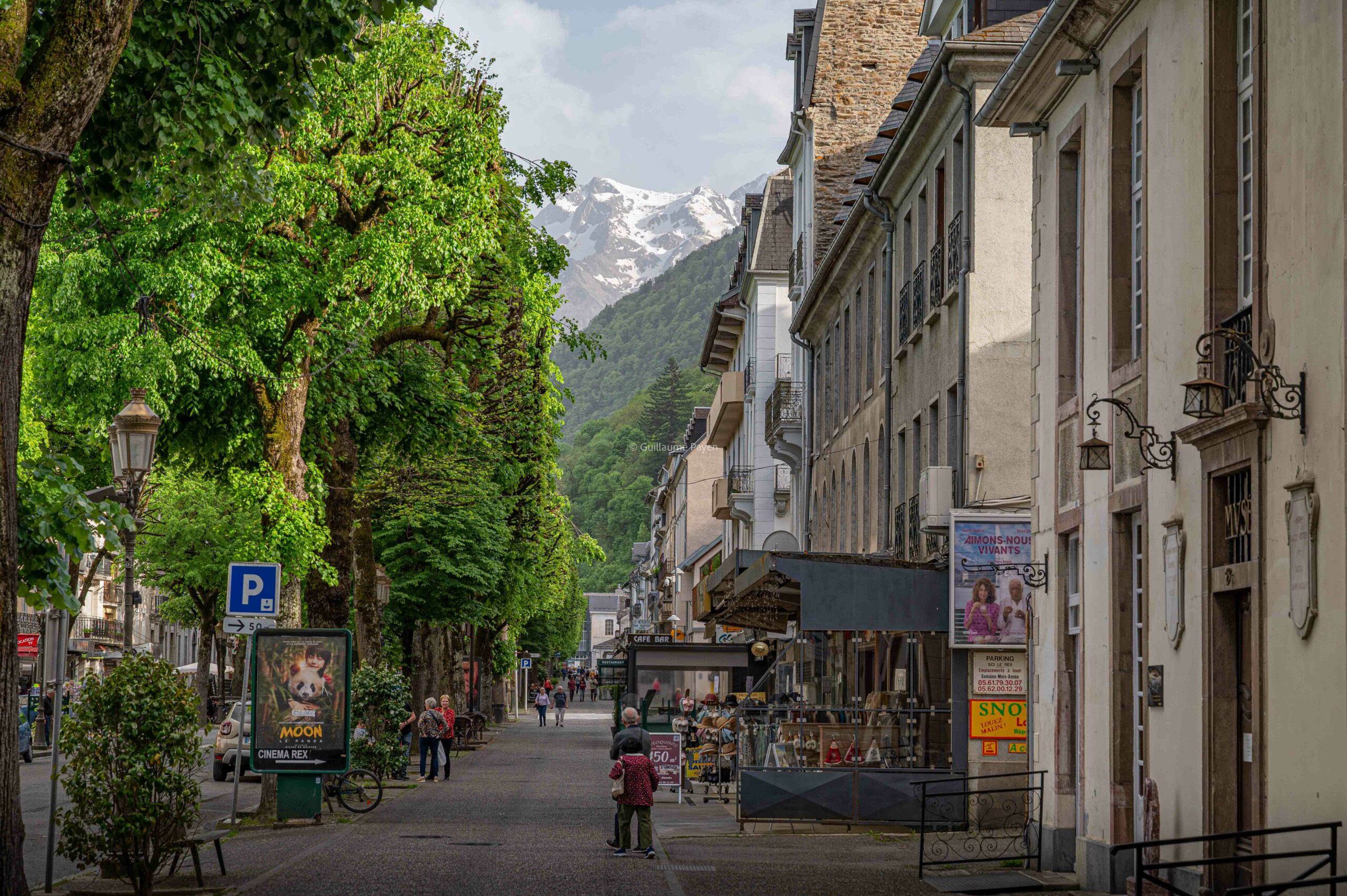 Centre ville Luchon - ligne de train Montréjeau Luchon