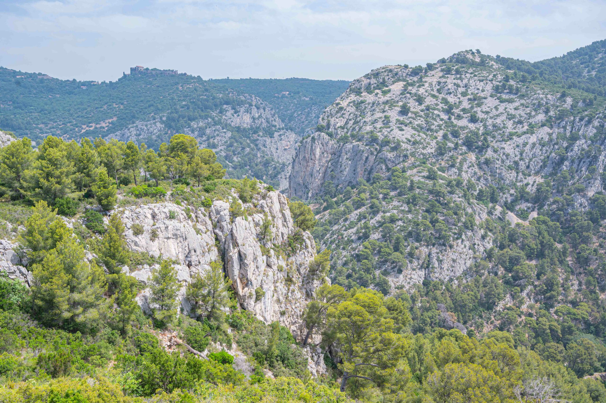 randonnée massif du Gros Cerveau proche de Toulon randonnée massif du Gros Cerveau proche de Toulon