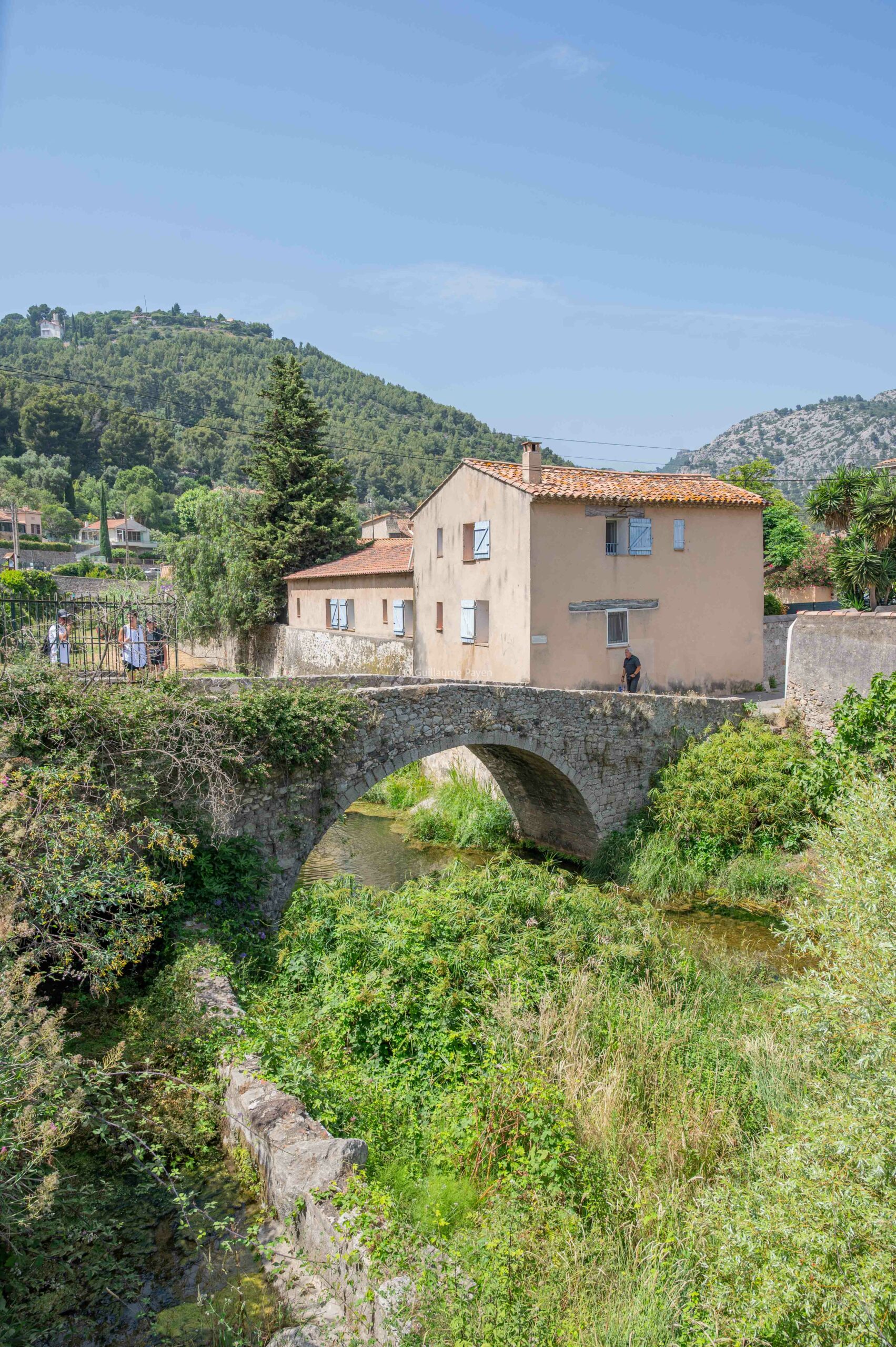 Le village d’Ollioules proche de Toulon Le village d’Ollioules proche de Toulon