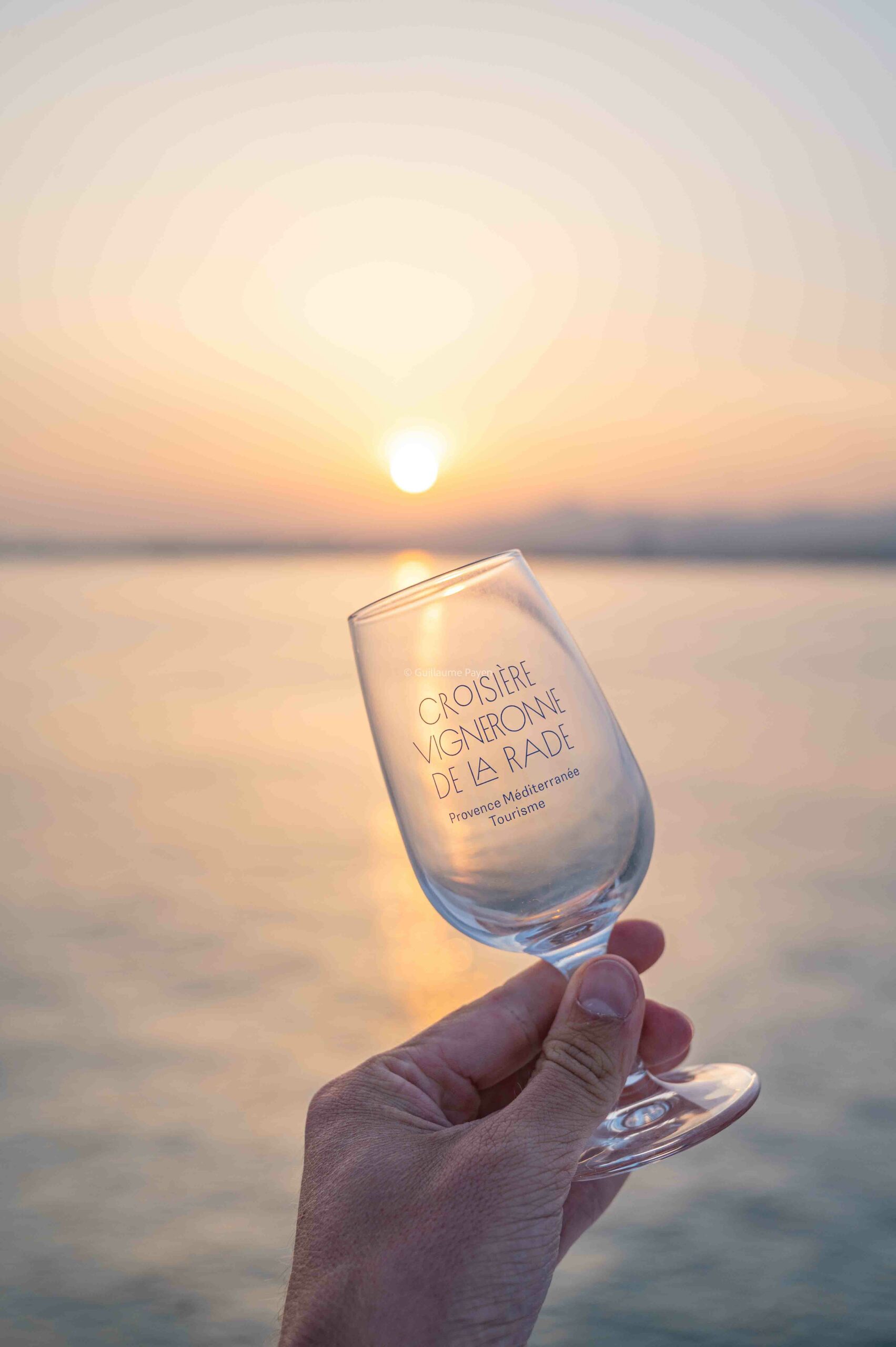 croisière vigneronne au coucher de soleil avec les bateliers de la côte d'Azur - Toulon croisière vigneronne au coucher de soleil avec les bateliers de la côte d'Azur - Toulon