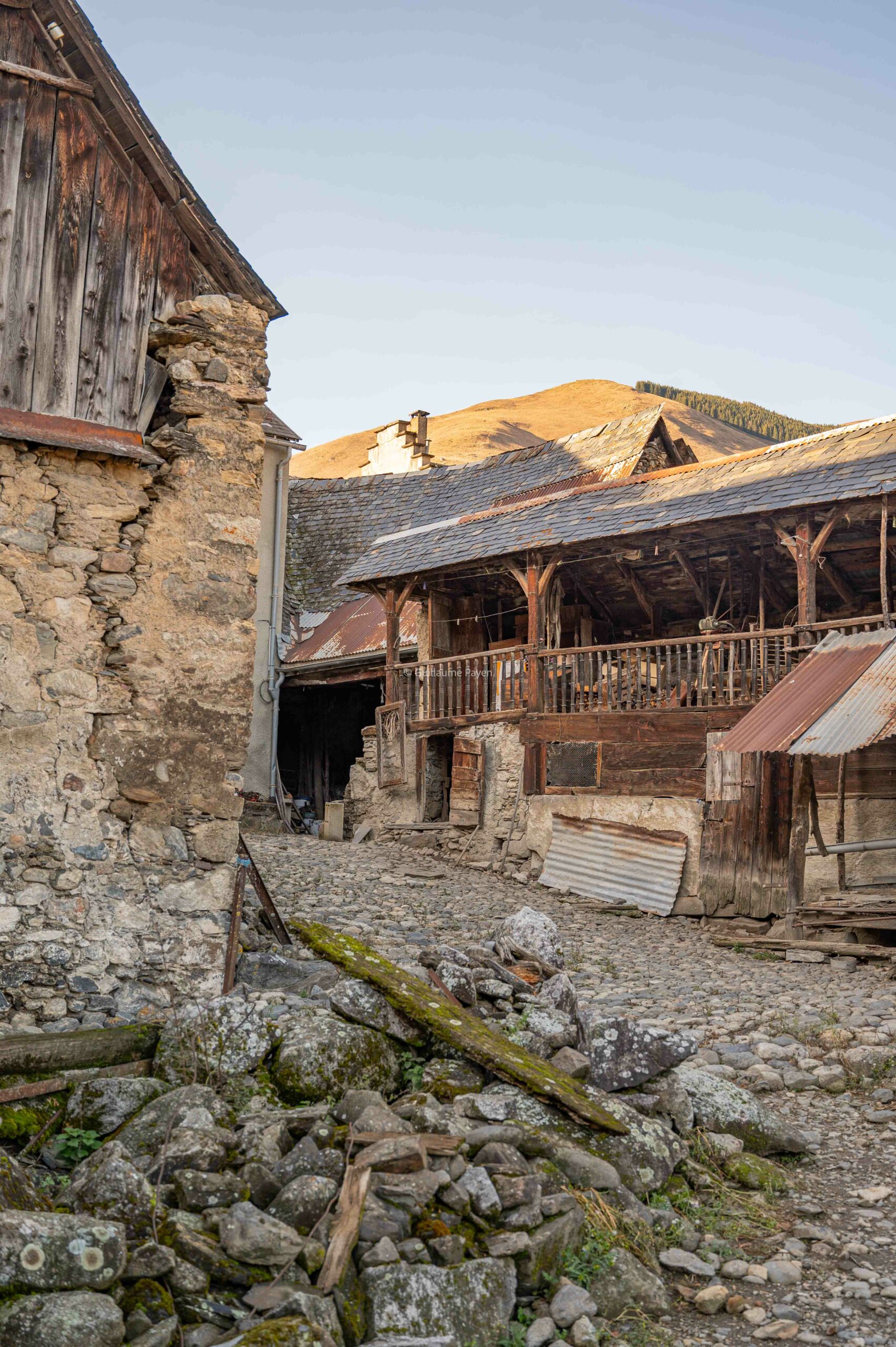 Castillon-de-Larboust beau village dans les Pyrénées 