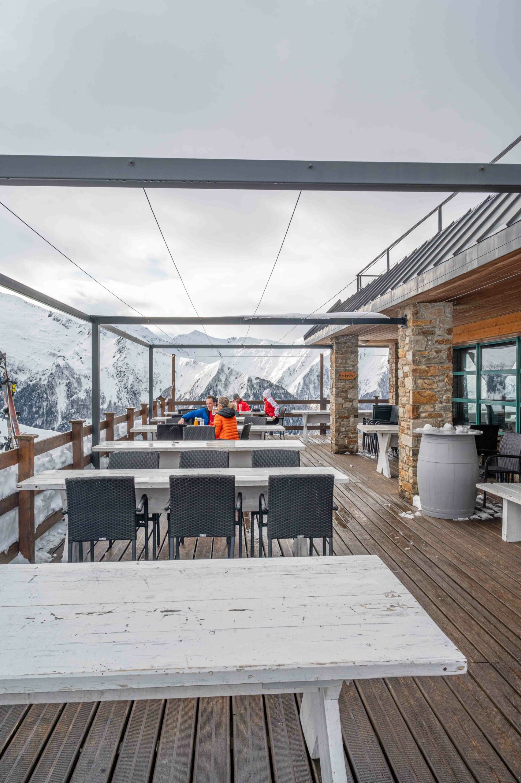 Vue depuis la terasse au Chalet de Beauregard à Guzet Ariège 