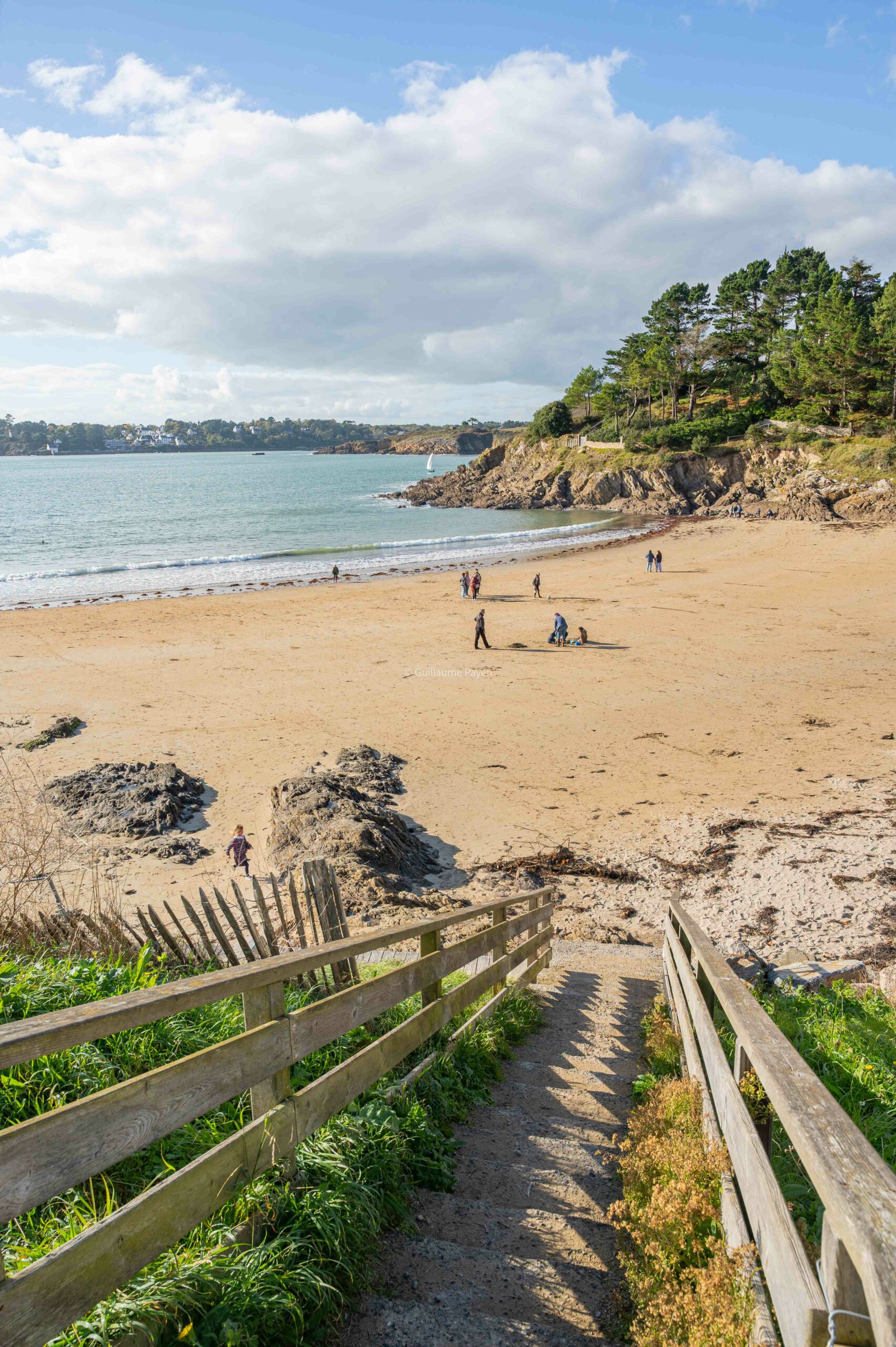 Plage de Kerfany dans les Rias Finistère Bretagne